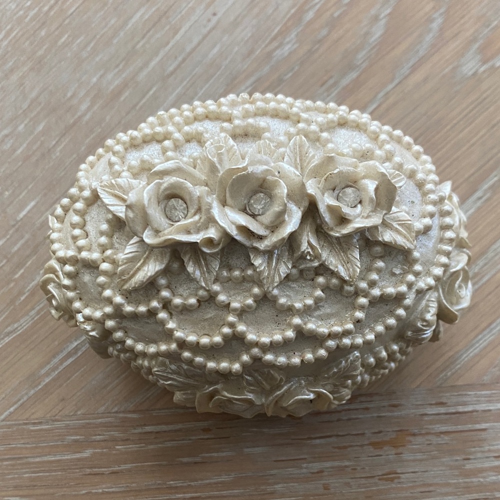 Ornate Cream Jewelry Box with Floral Design